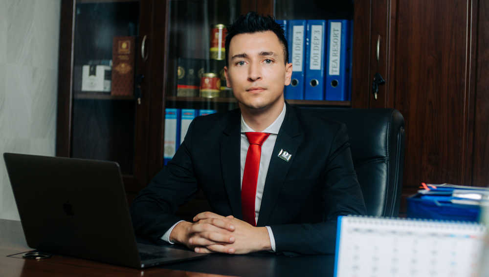 Tập đoàn Đôi Dép - CEO Ilya Koltygin