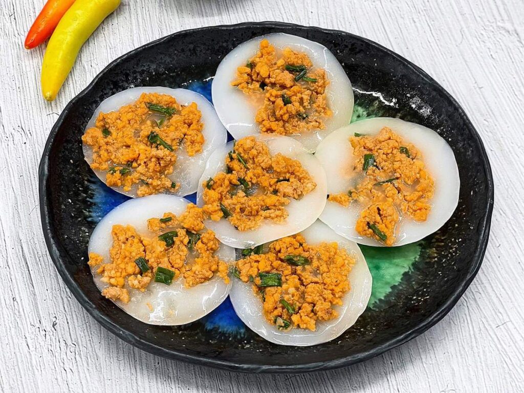 Ăn vặt ở Bảo Lộc. Bánh bèo chén núng nính