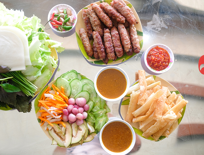 Ăn vặt ở Bảo Lộc. Nem nướng nức tiếng Bảo Lộc