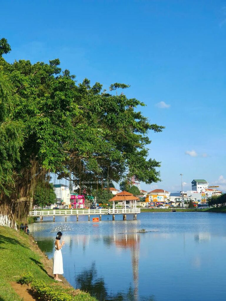 Bờ hồ Bảo Lộc. Bờ hồ Bảo Lộc