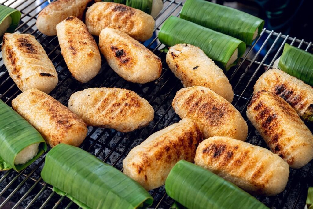 Ăn vặt tại Bảo Lộc. Chuối nếp nướng thơm ngon béo ngậy