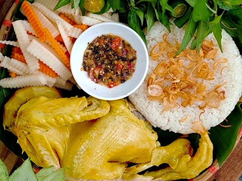 Gà ủ muối Bảo Lộc. Gà ủ muối hoa tiêu thơm ngon tròn vị