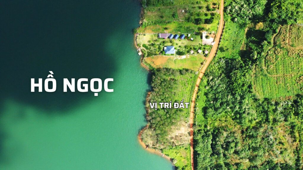 Hồ Đảo Ngọc Bảo Lộc. Làn nước xanh ngọc bích in bóng mây