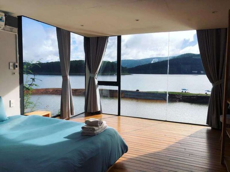 Homestay Bảo Lộc view hồ. 
Thức dậy bên hồ, chạm vào vẻ đẹp thơ mộng Bảo Lộc