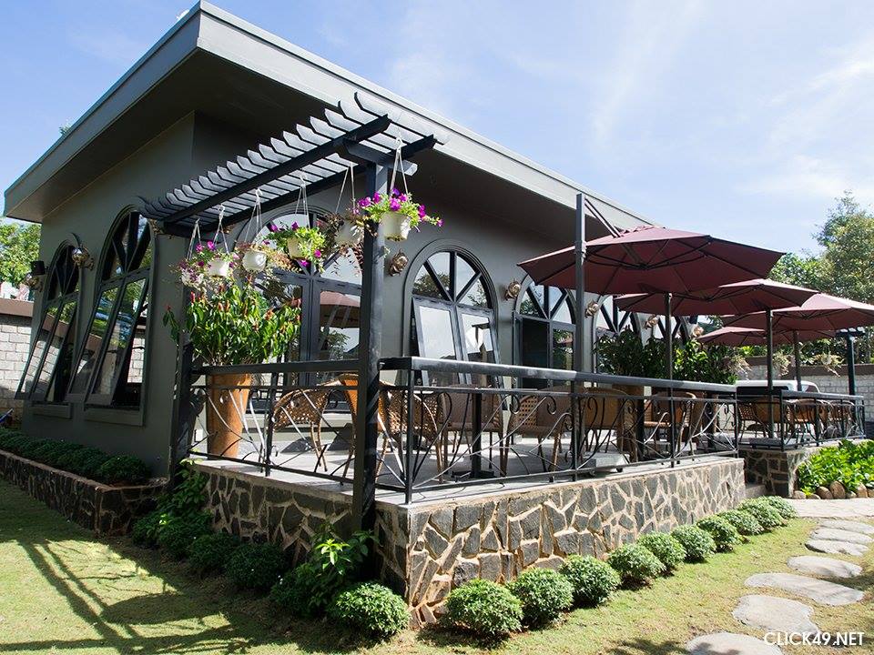 Bờ hồ Bảo Lộc. Phạm's Garden Coffee