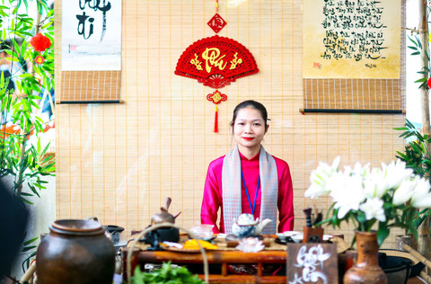 Phố đêm Bảo Lộc. Bản sắc Bảo Lộc lan tỏa từ chén trà nóng giữa lòng đêm mát lạnh