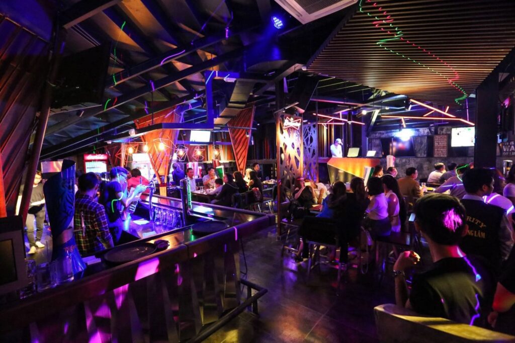 Quán bar Bảo Lộc. Omerta Night Lounge – lung linh, sôi động, chill hết cỡ