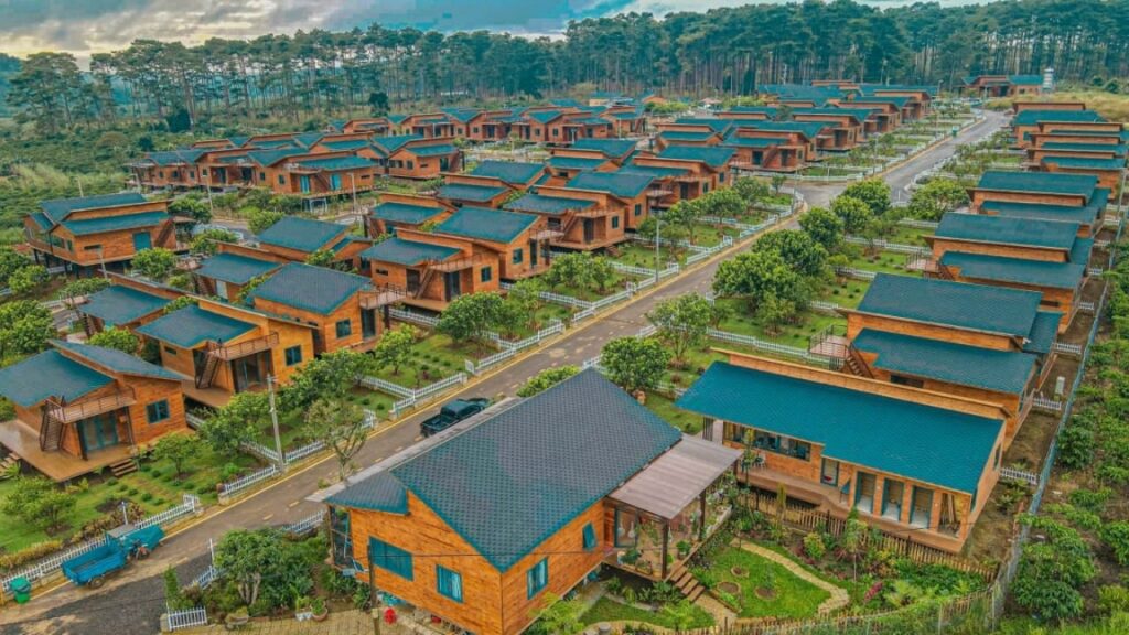 Biệt thự tại Bảo Lộc. The Tropicana Làng B’la - biệt thự giữa rừng thông, đẹp như mơ